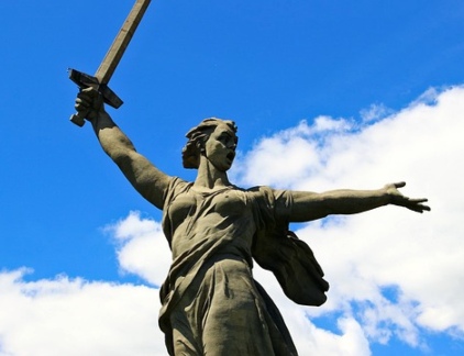 Статуя Волгограда. фото